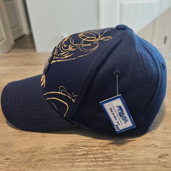 Vintage Notre Dame Fitted Hat Cap Y2K Black Gold Fighting Irish Clover Retro - Picture 3 of 8